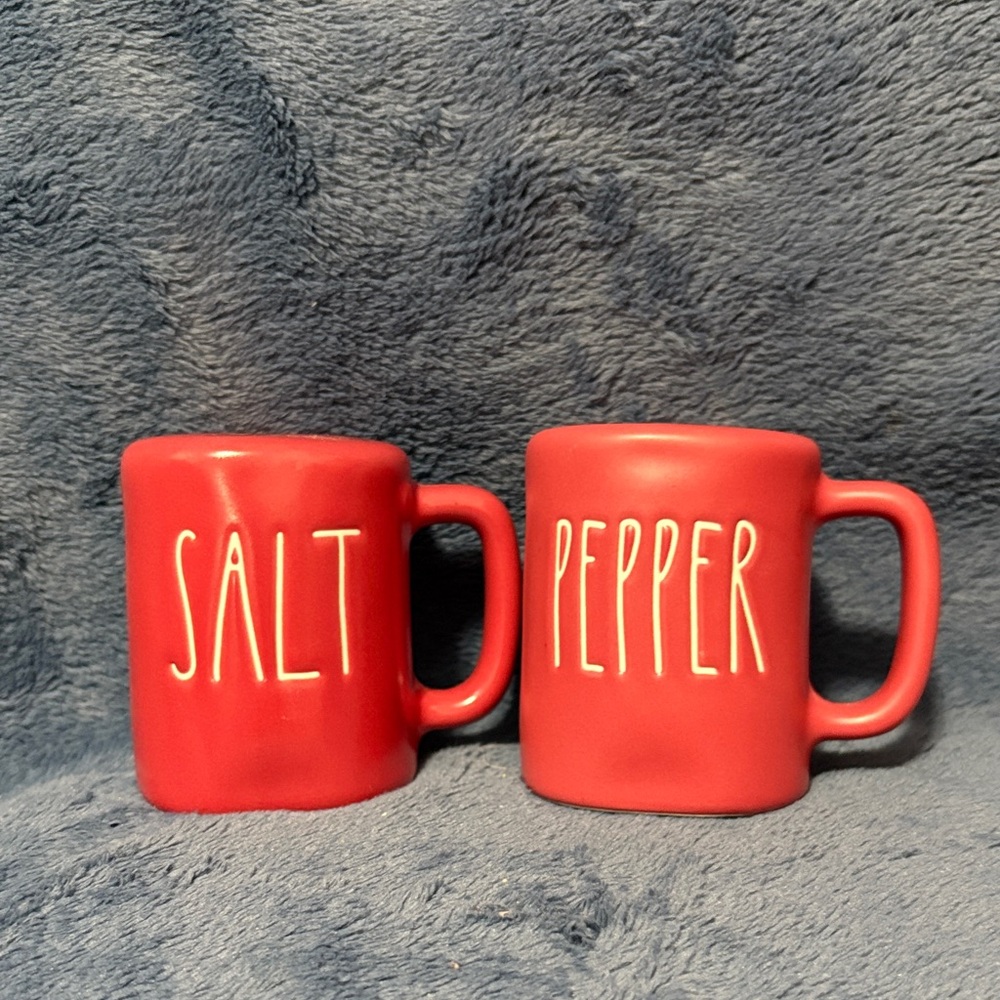 Rae Dunn Red Salt and Pepper Mug Set